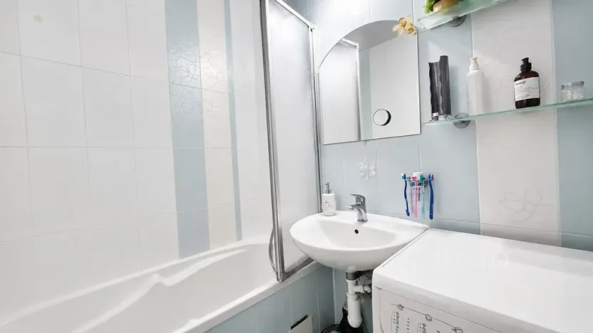 Prodej bytu 4+kk, Kamenice, Sídliště II, 77 m2