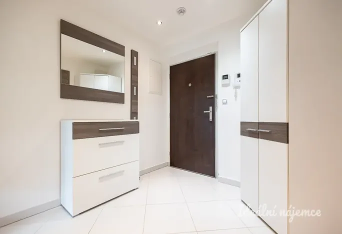 Pronájem bytu 2+kk, Praha - Žižkov, Olšanská, 50 m2