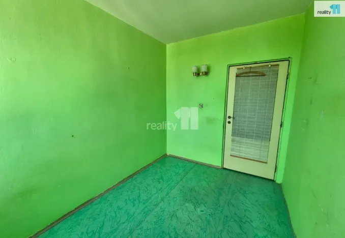 Prodej bytu 3+1, Cheb, Lomená, 64 m2