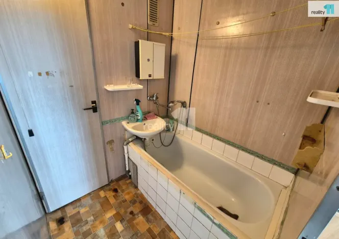 Prodej bytu 3+1, Cheb, Lomená, 64 m2