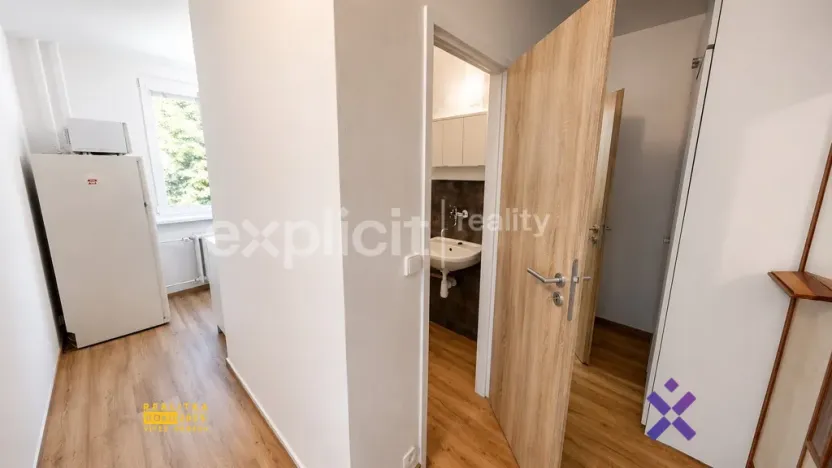 Pronájem bytu 1+1, Zlín, Dřevnická, 38 m2