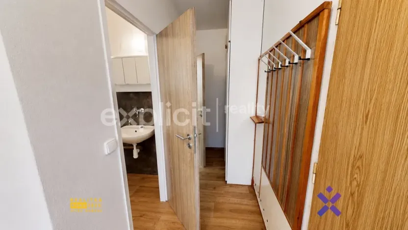 Pronájem bytu 1+1, Zlín, Dřevnická, 38 m2