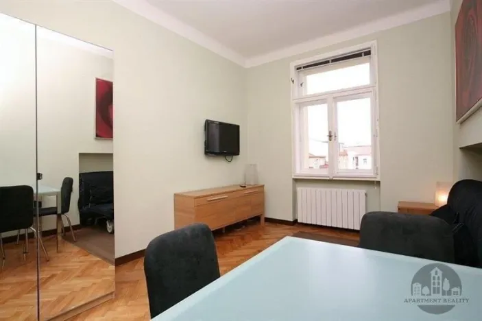 Pronájem bytu 1+kk, Praha - Vinohrady, Uruguayská, 22 m2
