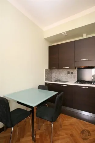 Pronájem bytu 1+kk, Praha - Vinohrady, Uruguayská, 22 m2