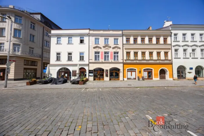 Pronájem restaurace, Hradec Králové, Velké náměstí, 700 m2