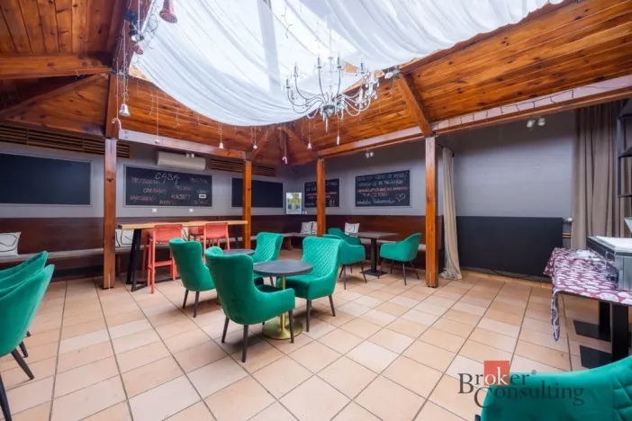 Pronájem restaurace, Hradec Králové, Velké náměstí, 700 m2