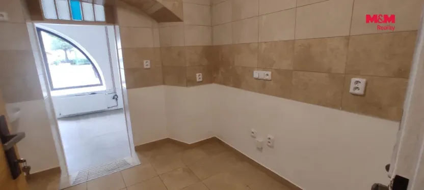 Pronájem komerční nemovitosti, Hranice - Hranice IV-Drahotuše, 29 m2