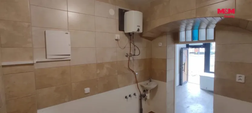 Pronájem komerční nemovitosti, Hranice - Hranice IV-Drahotuše, 29 m2