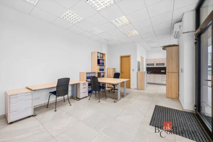 Prodej obchodního prostoru, Plzeň - Černice, Vltavínová, 86 m2