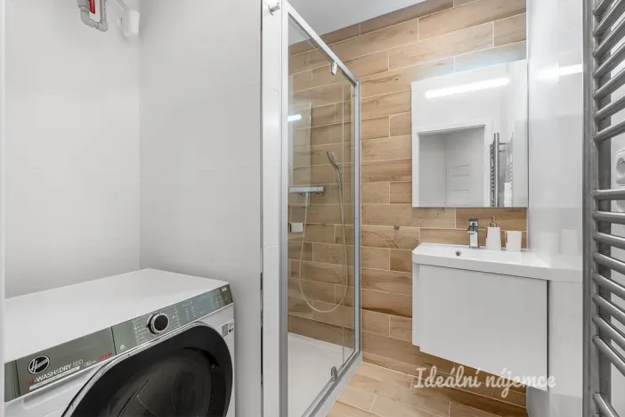 Pronájem bytu 1+kk, Praha - Podolí, Na dolinách, 39 m2