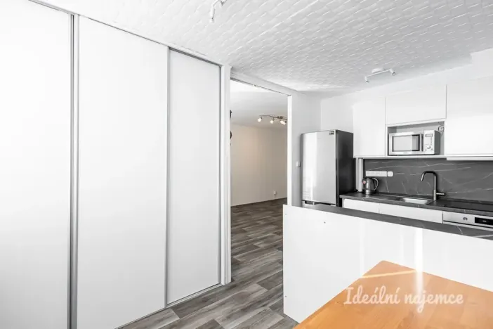 Pronájem bytu 3+1, Praha - Kobylisy, Taussigova, 67 m2