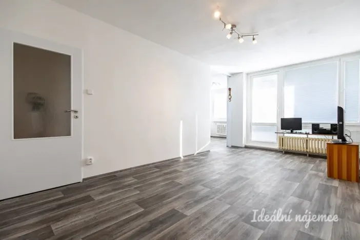 Pronájem bytu 3+1, Praha - Kobylisy, Taussigova, 67 m2