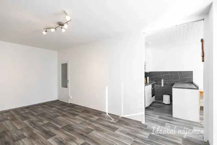 Pronájem bytu 3+1, Praha - Kobylisy, Taussigova, 67 m2