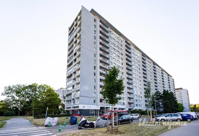 Pronájem bytu 3+1, Praha - Kobylisy, Taussigova, 67 m2