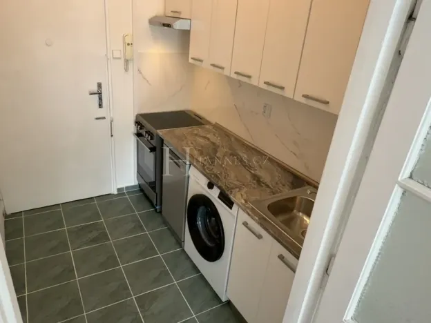 Pronájem bytu 1+kk, Praha - Vokovice, Africká, 31 m2