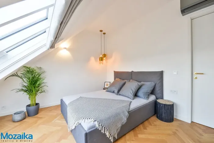 Pronájem bytu 2+kk, Praha - Žižkov, U Rajské zahrady, 61 m2