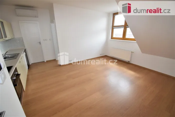 Pronájem bytu 2+kk, Praha - Krč, Na Dvorcích, 41 m2
