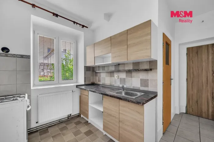 Prodej bytu 3+kk, Úpice, Svornosti, 170 m2