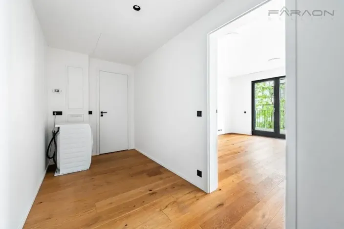 Pronájem bytu 2+kk, Praha - Smíchov, Grafická, 66 m2