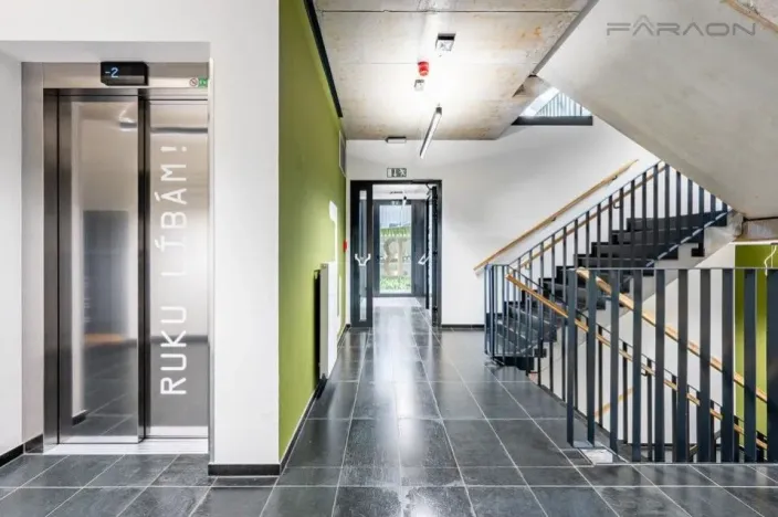 Pronájem bytu 2+kk, Praha - Smíchov, Grafická, 66 m2