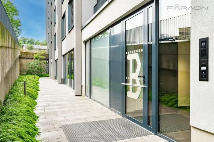 Pronájem bytu 2+kk, Praha - Smíchov, Grafická, 66 m2