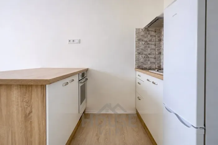 Prodej bytu 1+kk, Praha - Podolí, Dvorecké náměstí, 31 m2