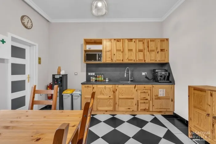 Pronájem obchodního prostoru, Chrudim, V Hliníkách, 171 m2