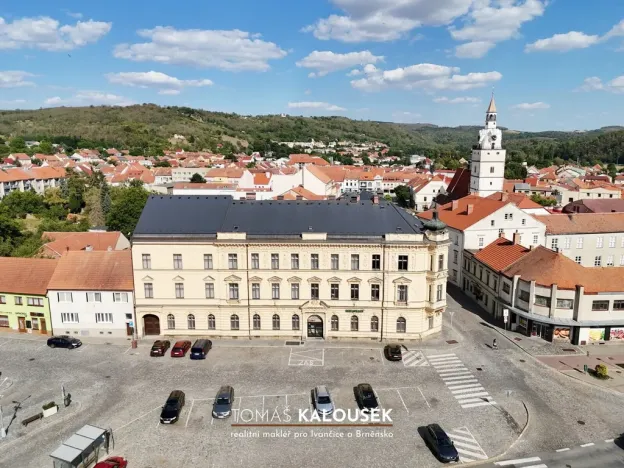 Pronájem restaurace, Ivančice, Tesařovo náměstí, 2319 m2