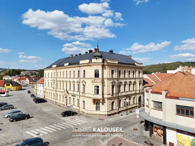 Pronájem ubytování, Ivančice, Tesařovo náměstí, 2319 m2