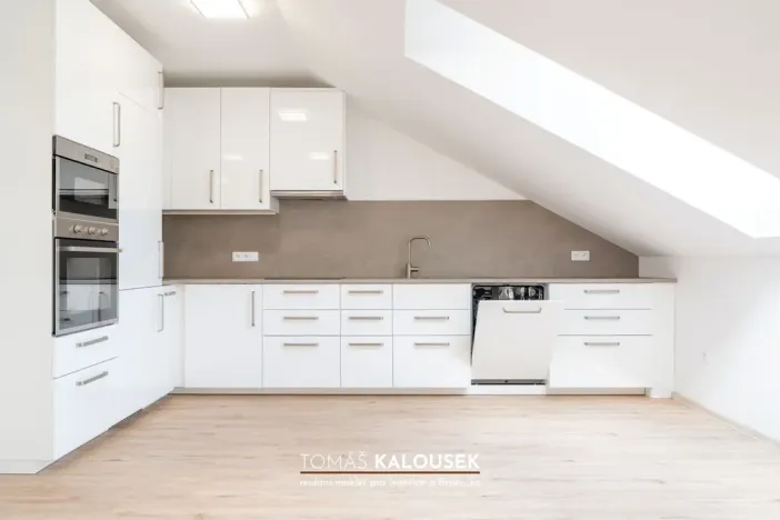 Prodej bytu 2+kk, Ivančice, Dr. Novotného, 53 m2
