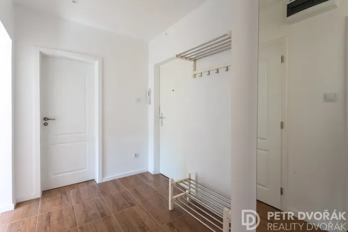 Pronájem bytu 2+1, Praha - Malešice, Přistoupimská, 62 m2
