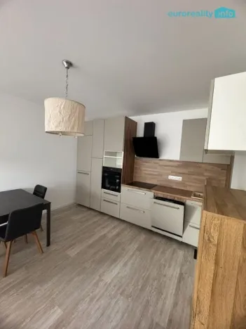 Pronájem bytu 2+kk, Karlovy Vary, Sedlecká, 60 m2
