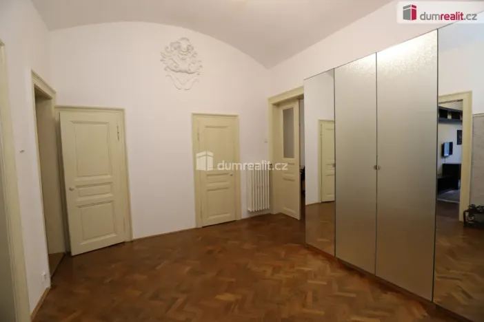 Pronájem bytu 2+1, Praha - Vinohrady, Římská, 65 m2