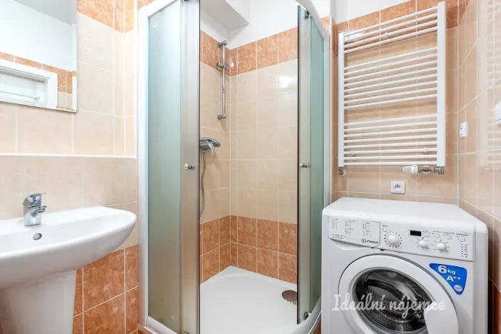 Pronájem bytu 1+kk, Praha - Kyje, Farkašova, 32 m2