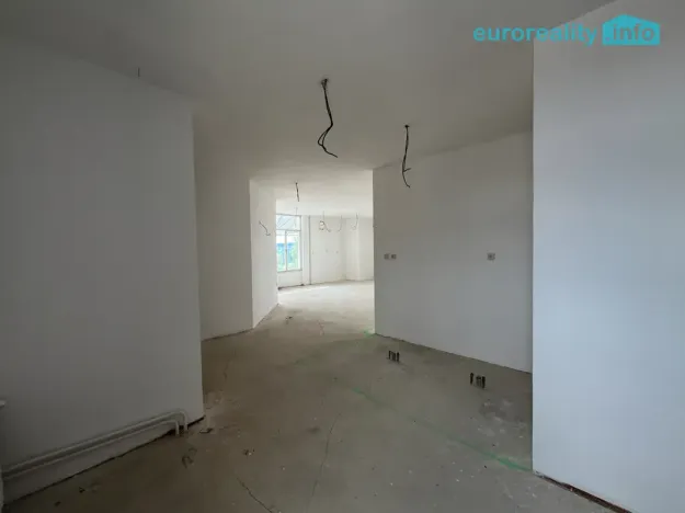 Pronájem obchodního prostoru, Mariánské Lázně, Příčná, 90 m2