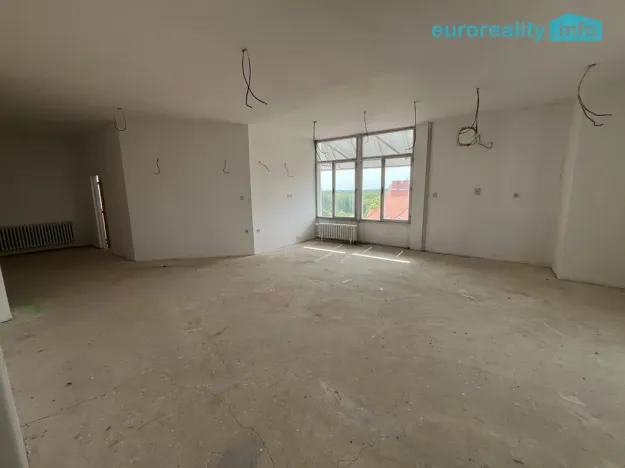 Pronájem obchodního prostoru, Mariánské Lázně, Příčná, 90 m2