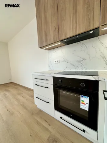 Pronájem bytu 1+kk, Třebíč - Nové Město, Modřínová, 38 m2