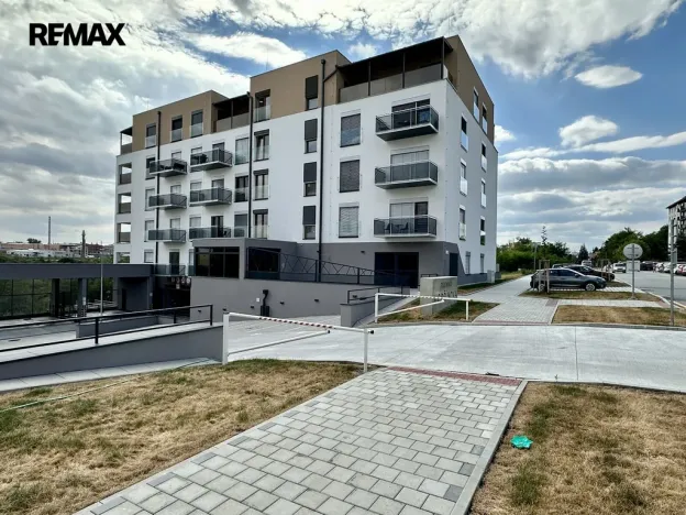 Pronájem bytu 1+kk, Třebíč - Nové Město, Modřínová, 38 m2