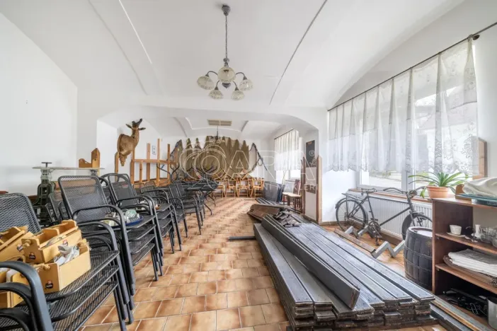 Pronájem restaurace, Doksy, Komenského, 261 m2