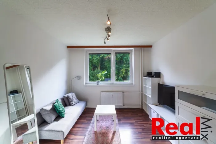 Pronájem bytu 1+1, Brno - Jundrov, Jasanová, 32 m2