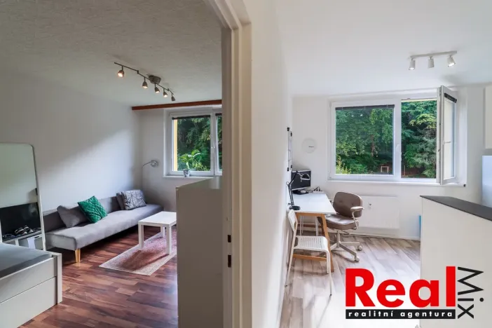 Pronájem bytu 1+1, Brno - Jundrov, Jasanová, 32 m2