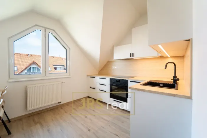 Prodej bytu 3+1, Hustopeče, Gen. Peřiny, 78 m2