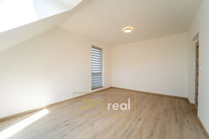 Prodej bytu 3+1, Hustopeče, Gen. Peřiny, 78 m2