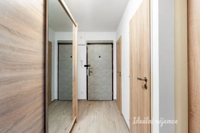 Pronájem bytu 2+kk, Praha, Petržílkova, 48 m2