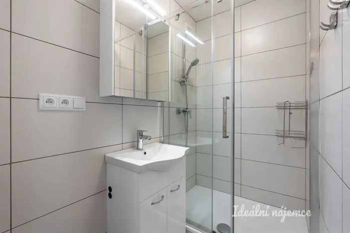 Pronájem bytu 2+kk, Praha, Petržílkova, 48 m2