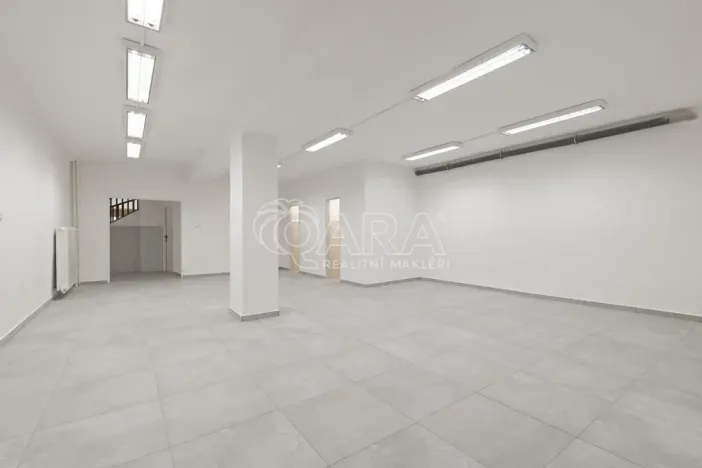 Pronájem obchodního prostoru, Nový Jičín, Masarykovo nám., 470 m2