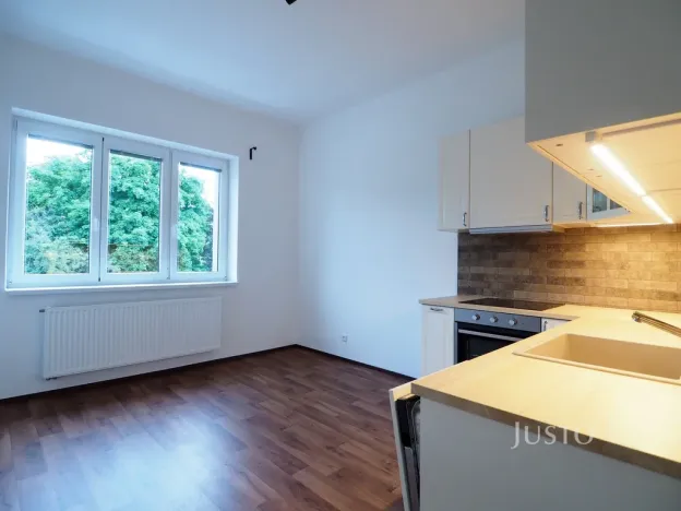 Pronájem bytu 2+1, Písek, Mírové nám., 77 m2