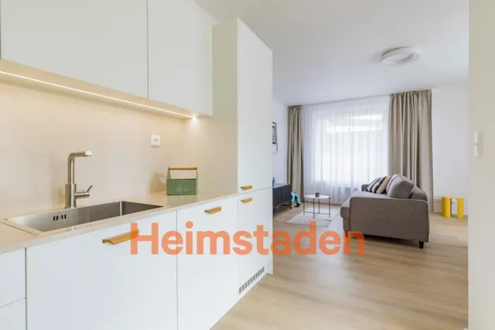 Pronájem bytu 2+kk, Praha - Holešovice, U Pergamenky, 54 m2