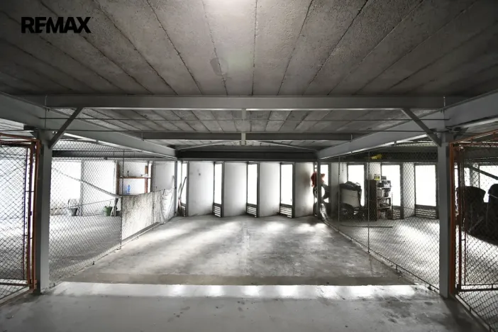 Prodej garážového stání, Hradec Králové - Nový Hradec Králové, Mrštíkova, 13 m2