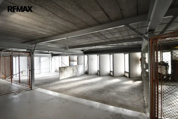 Prodej garážového stání, Hradec Králové - Nový Hradec Králové, Mrštíkova, 13 m2